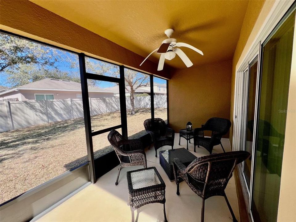For Sale: $305,900 (4 beds, 2 baths, 1983 Square Feet)