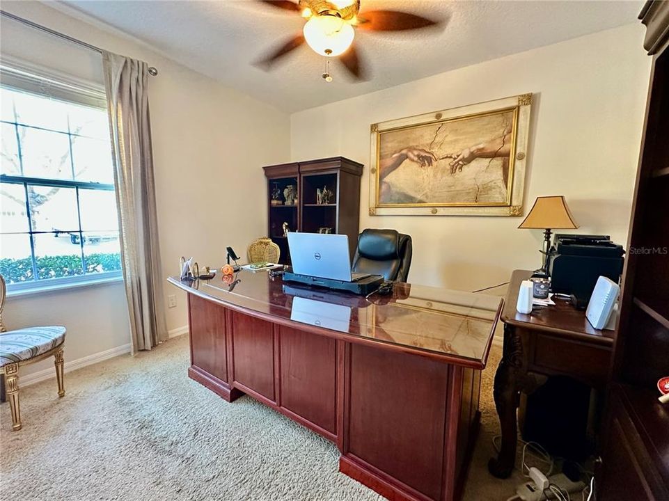 For Sale: $305,900 (4 beds, 2 baths, 1983 Square Feet)