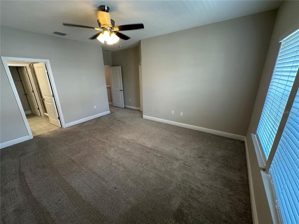 For Rent: $2,300 (3 beds, 2 baths, 1784 Square Feet)