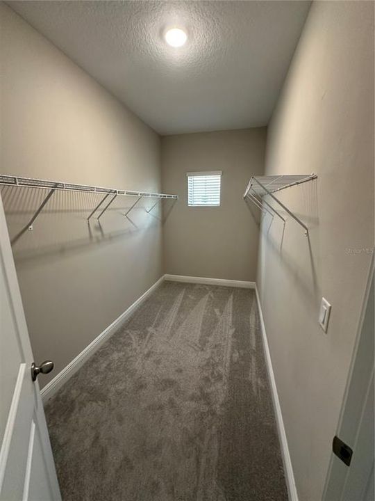 For Rent: $2,300 (3 beds, 2 baths, 1784 Square Feet)