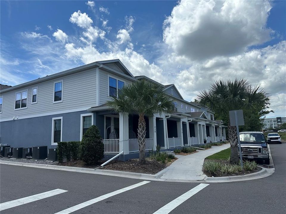 For Rent: $2,300 (3 beds, 2 baths, 1784 Square Feet)