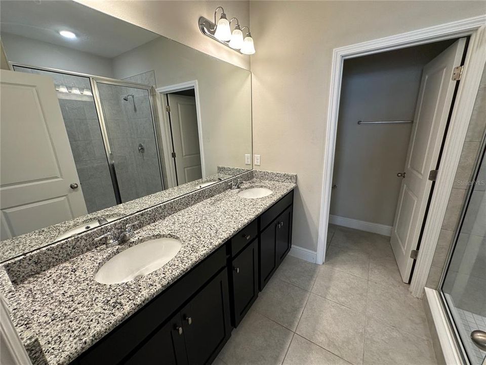 For Rent: $2,300 (3 beds, 2 baths, 1784 Square Feet)