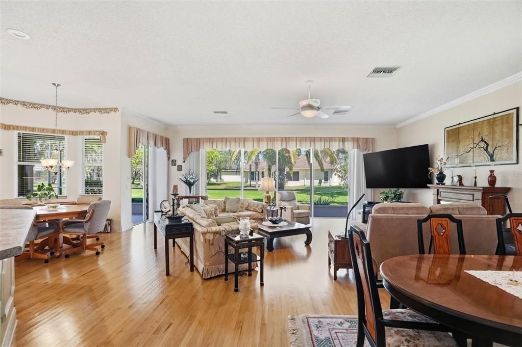 En Venta: $450,000 (3 camas, 2 baños, 2098 Pies cuadrados)
