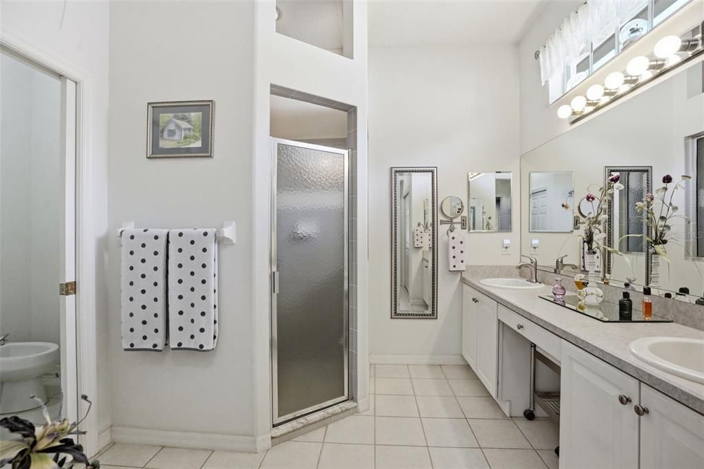 En Venta: $450,000 (3 camas, 2 baños, 2098 Pies cuadrados)