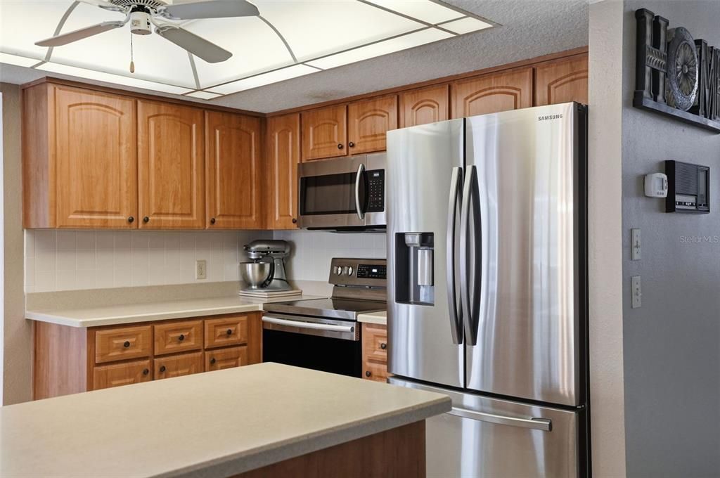 Active With Contract: $320,000 (3 beds, 2 baths, 1941 Square Feet)