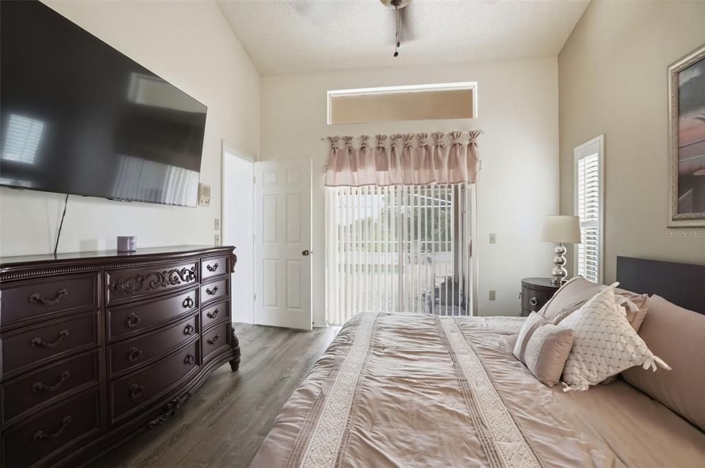 Active With Contract: $320,000 (3 beds, 2 baths, 1941 Square Feet)