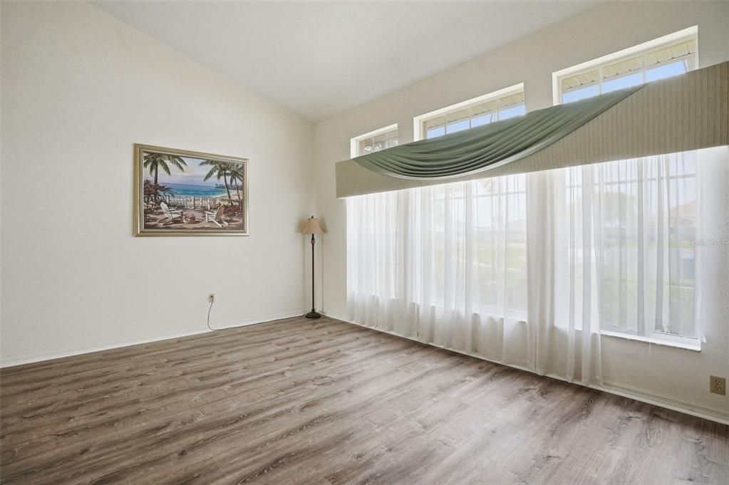 Active With Contract: $320,000 (3 beds, 2 baths, 1941 Square Feet)