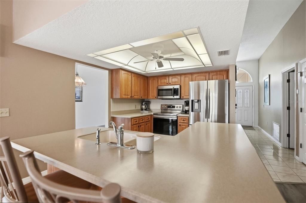 Active With Contract: $320,000 (3 beds, 2 baths, 1941 Square Feet)