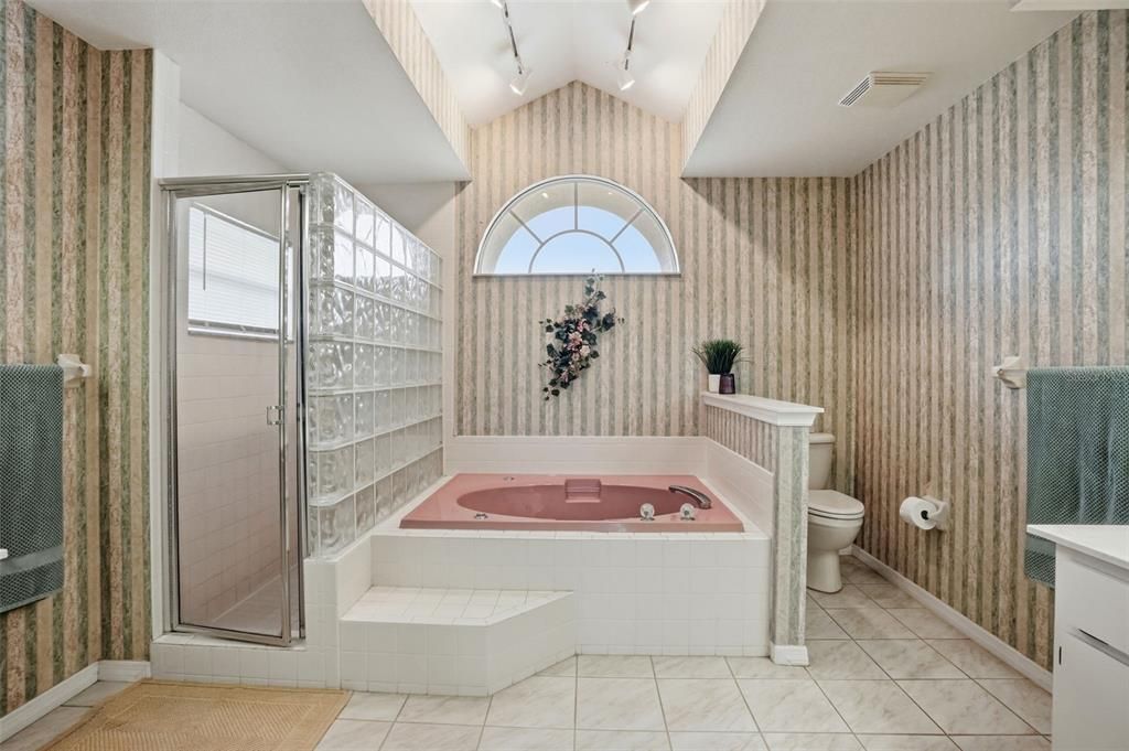 Active With Contract: $320,000 (3 beds, 2 baths, 1941 Square Feet)