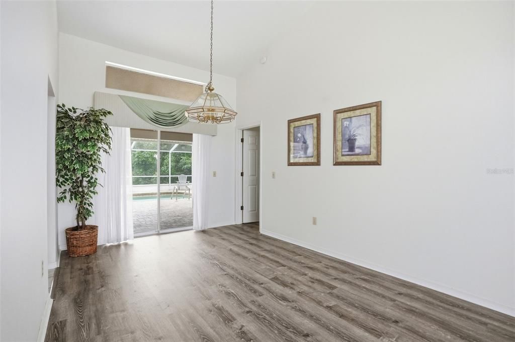 Active With Contract: $320,000 (3 beds, 2 baths, 1941 Square Feet)