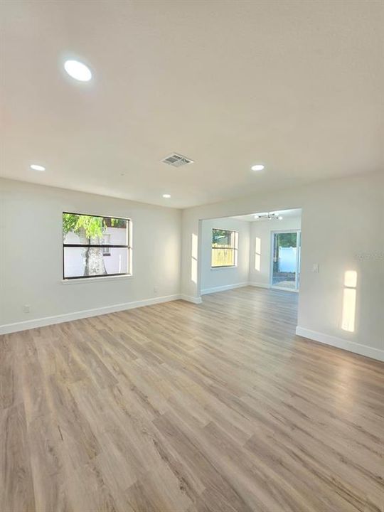 Activo con contrato: $258,000 (3 camas, 2 baños, 1100 Pies cuadrados)