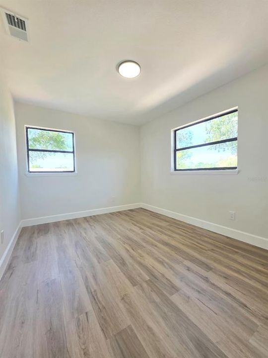 Activo con contrato: $258,000 (3 camas, 2 baños, 1100 Pies cuadrados)