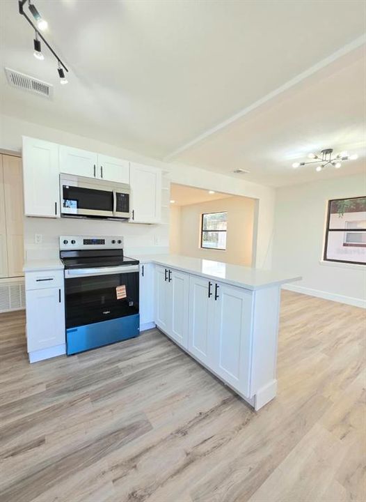 Activo con contrato: $258,000 (3 camas, 2 baños, 1100 Pies cuadrados)