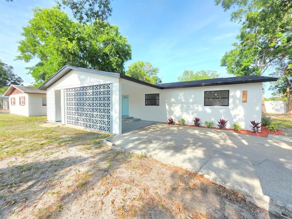 Activo con contrato: $258,000 (3 camas, 2 baños, 1100 Pies cuadrados)