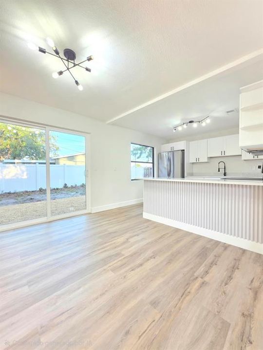 Activo con contrato: $258,000 (3 camas, 2 baños, 1100 Pies cuadrados)