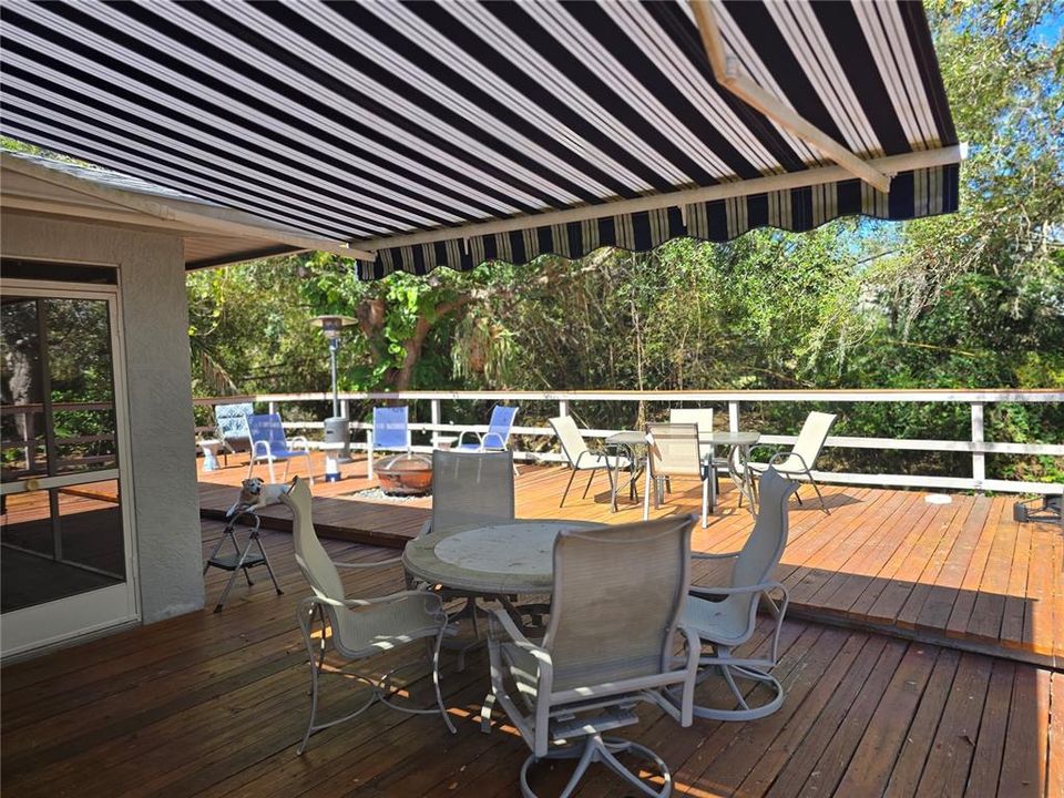 For Sale: $372,000 (3 beds, 2 baths, 1373 Square Feet)