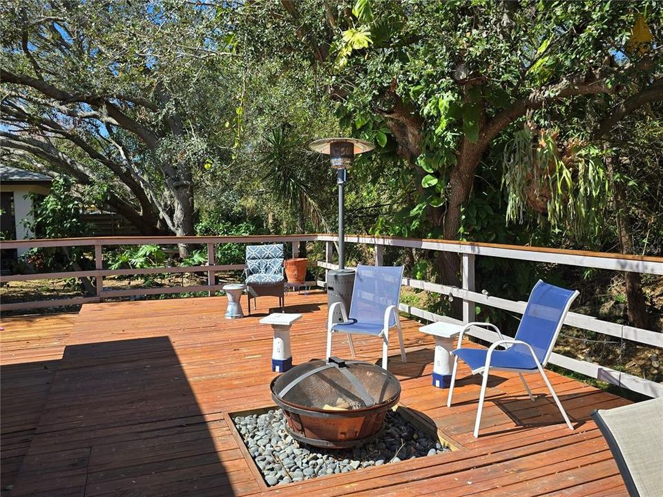 For Sale: $372,000 (3 beds, 2 baths, 1373 Square Feet)