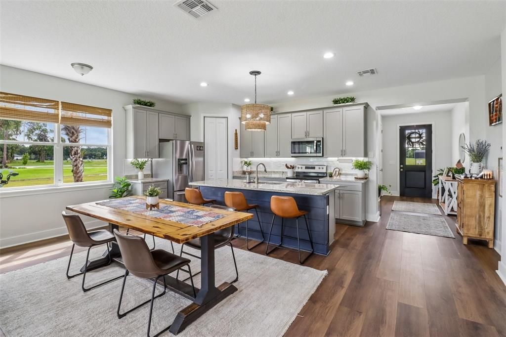 Activo con contrato: $625,000 (4 camas, 3 baños, 1935 Pies cuadrados)