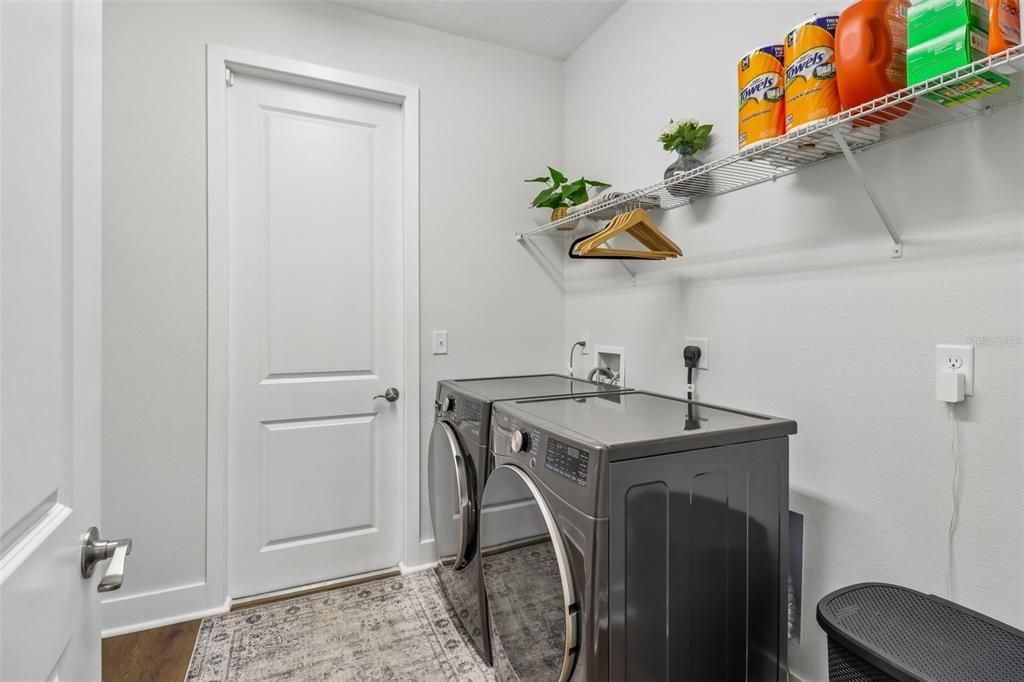 Activo con contrato: $625,000 (4 camas, 3 baños, 1935 Pies cuadrados)