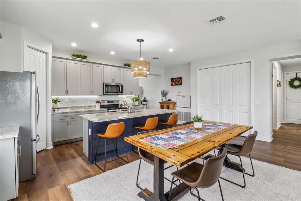 Activo con contrato: $625,000 (4 camas, 3 baños, 1935 Pies cuadrados)