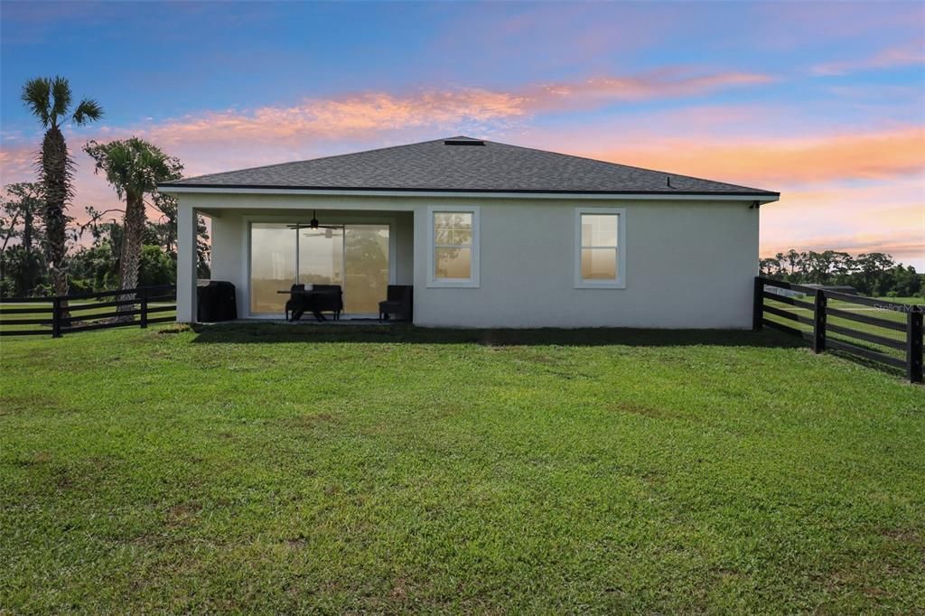 Activo con contrato: $625,000 (4 camas, 3 baños, 1935 Pies cuadrados)