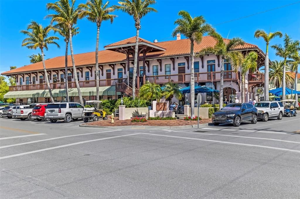 For Sale: $3,700,000 (2 beds, 1 baths, 1050 Square Feet)
