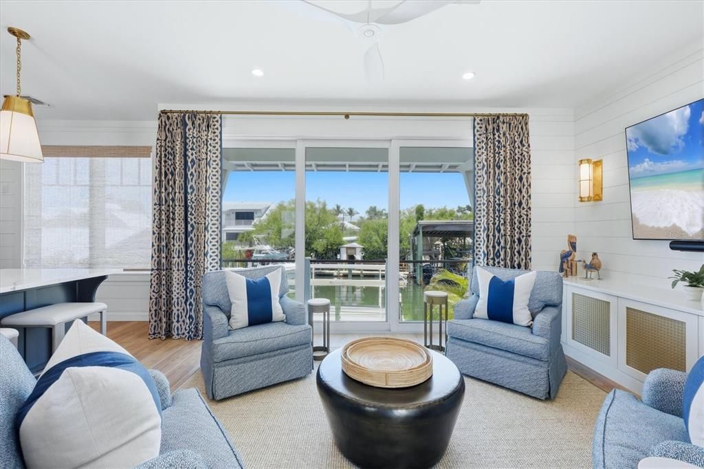 For Sale: $3,700,000 (2 beds, 1 baths, 1050 Square Feet)