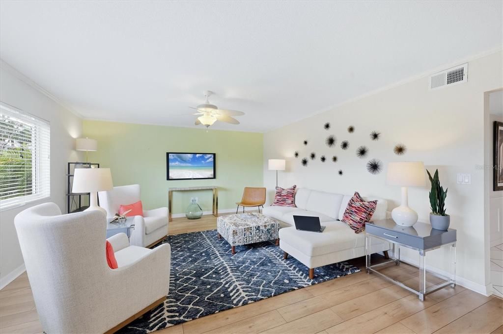 Active With Contract: $210,000 (2 beds, 2 baths, 1195 Square Feet)