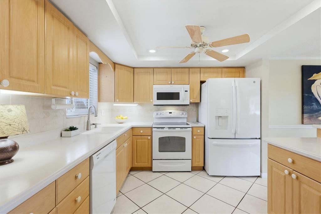 Active With Contract: $210,000 (2 beds, 2 baths, 1195 Square Feet)