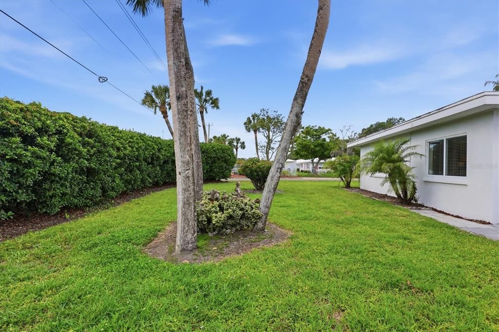 Active With Contract: $210,000 (2 beds, 2 baths, 1195 Square Feet)