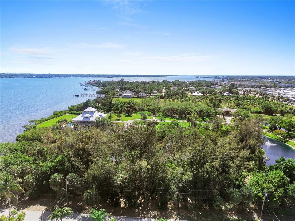 For Sale: $625,000 (3 beds, 2 baths, 1530 Square Feet)