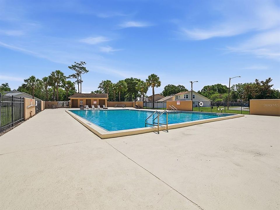 Active With Contract: $290,000 (2 beds, 2 baths, 1241 Square Feet)