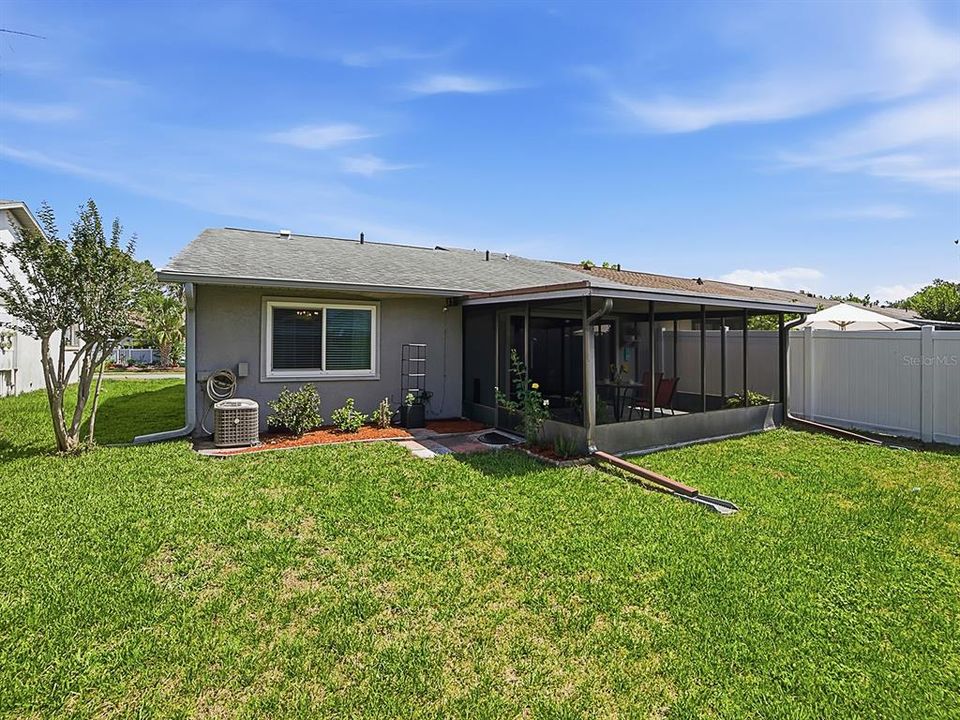 Active With Contract: $290,000 (2 beds, 2 baths, 1241 Square Feet)