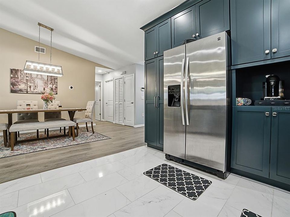 Active With Contract: $290,000 (2 beds, 2 baths, 1241 Square Feet)