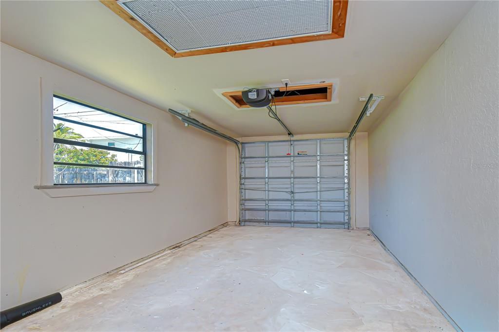Activo con contrato: $2,500 (2 camas, 1 baños, 1024 Pies cuadrados)