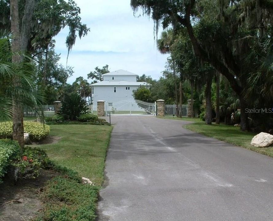 For Sale: $75,999 (0.28 acres)