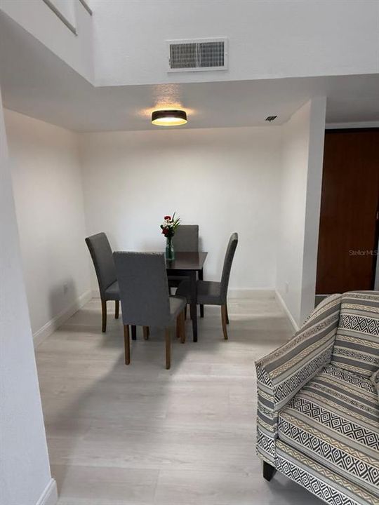 В аренду: $1,850 (2 спален, 2 ванн, 912 Квадратных фут)