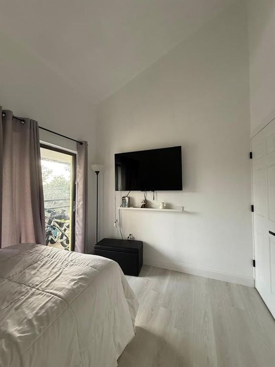 В аренду: $1,850 (2 спален, 2 ванн, 912 Квадратных фут)
