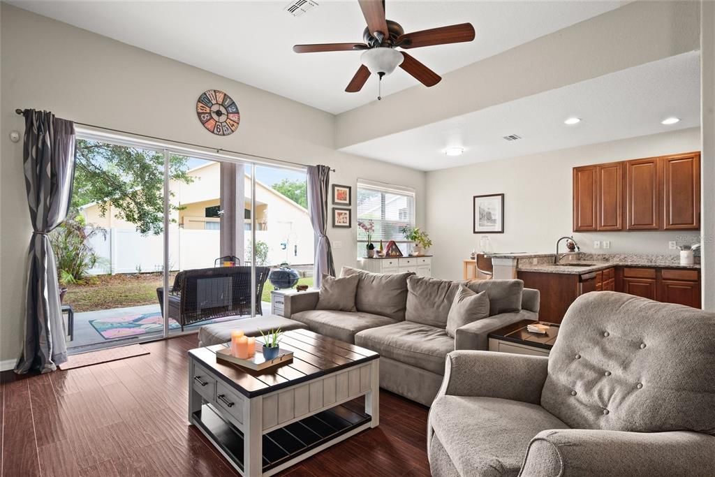 Active With Contract: $325,000 (3 beds, 2 baths, 1781 Square Feet)