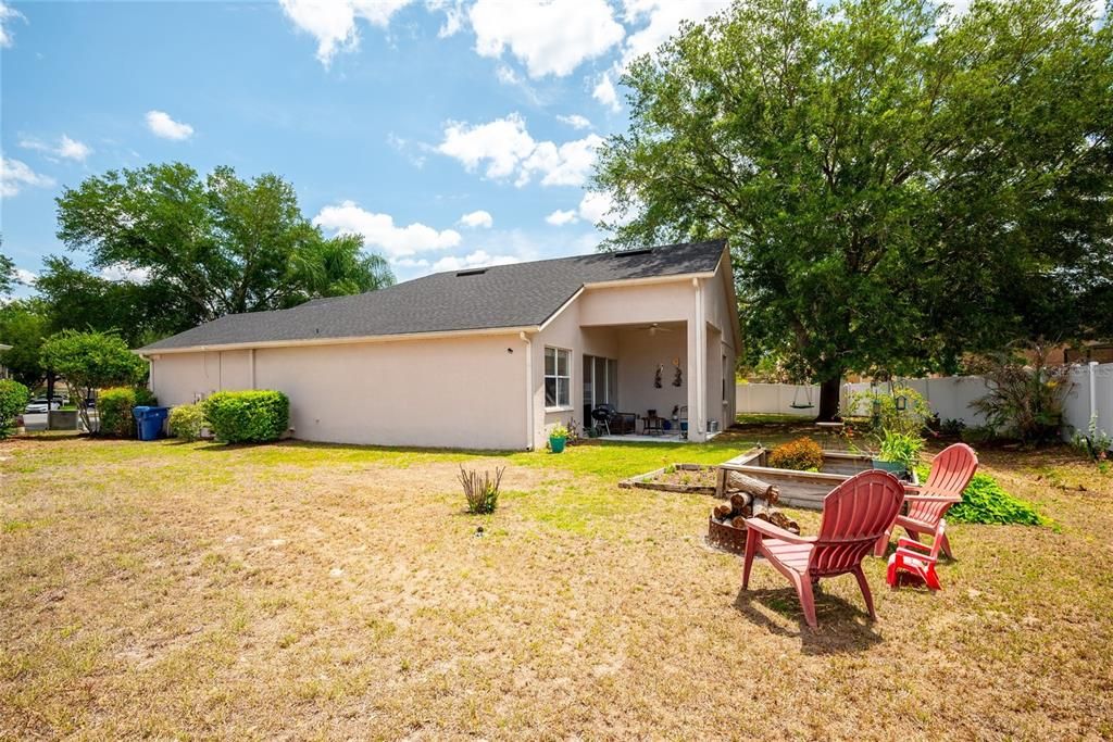 Active With Contract: $325,000 (3 beds, 2 baths, 1781 Square Feet)