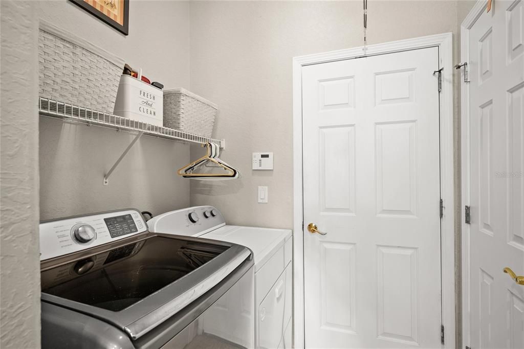 Active With Contract: $325,000 (3 beds, 2 baths, 1781 Square Feet)