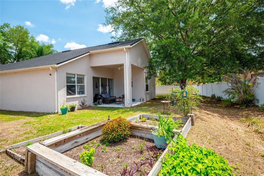 Active With Contract: $325,000 (3 beds, 2 baths, 1781 Square Feet)