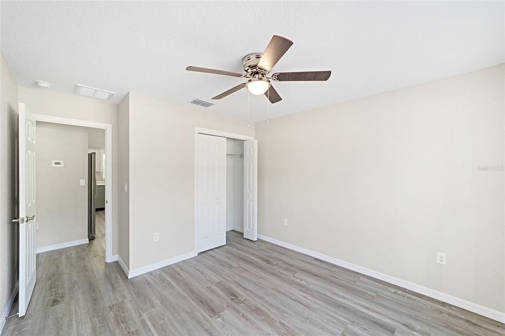 На продажу: $389,000 (4 спален, 2 ванн, 1927 Квадратных фут)
