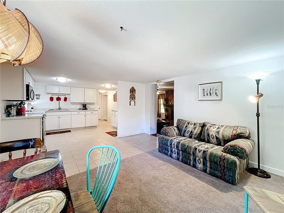 For Sale: $318,900 (4 beds, 2 baths, 1612 Square Feet)