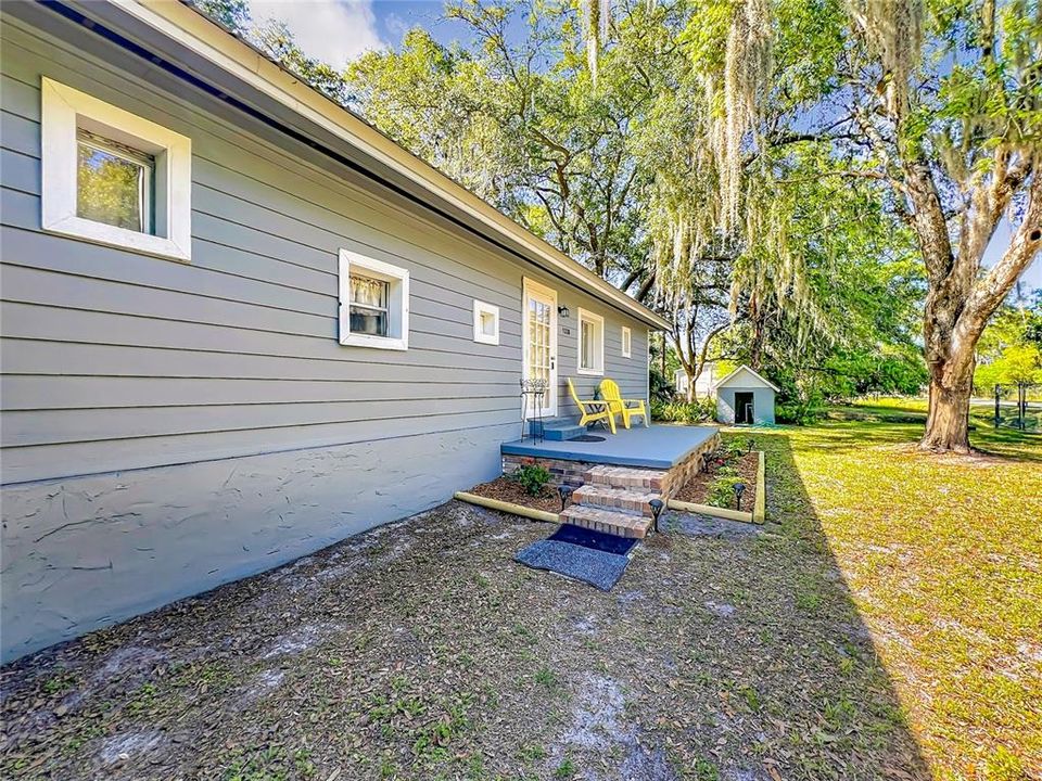 For Sale: $318,900 (4 beds, 2 baths, 1612 Square Feet)