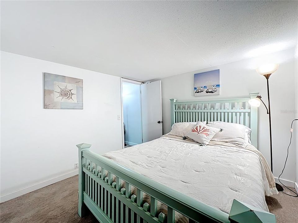 For Sale: $318,900 (4 beds, 2 baths, 1612 Square Feet)