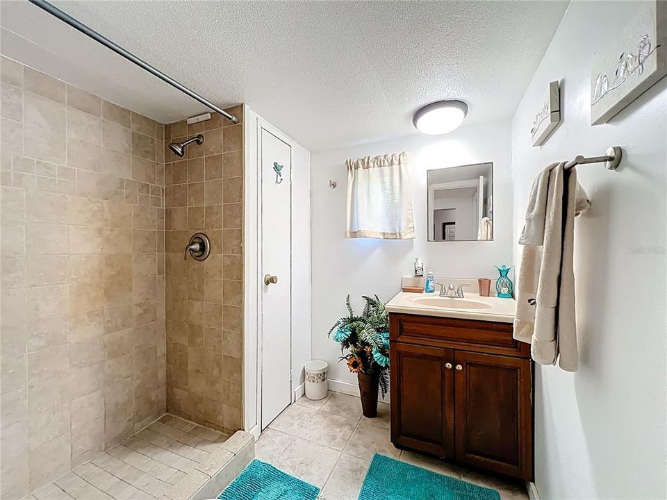 For Sale: $318,900 (4 beds, 2 baths, 1612 Square Feet)