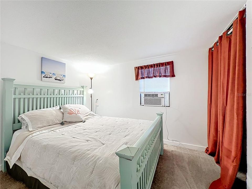 For Sale: $318,900 (4 beds, 2 baths, 1612 Square Feet)
