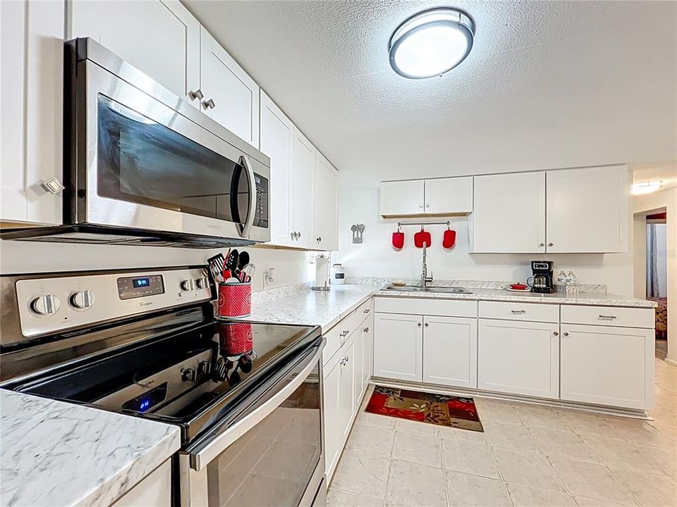 For Sale: $318,900 (4 beds, 2 baths, 1612 Square Feet)