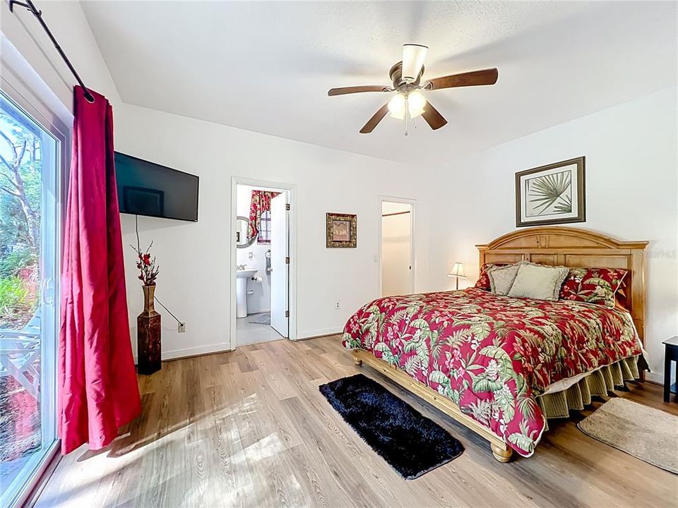 For Sale: $318,900 (4 beds, 2 baths, 1612 Square Feet)